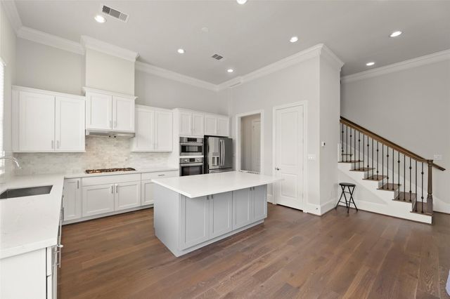 9651 Kings Cross Station, Houston, TX 77045