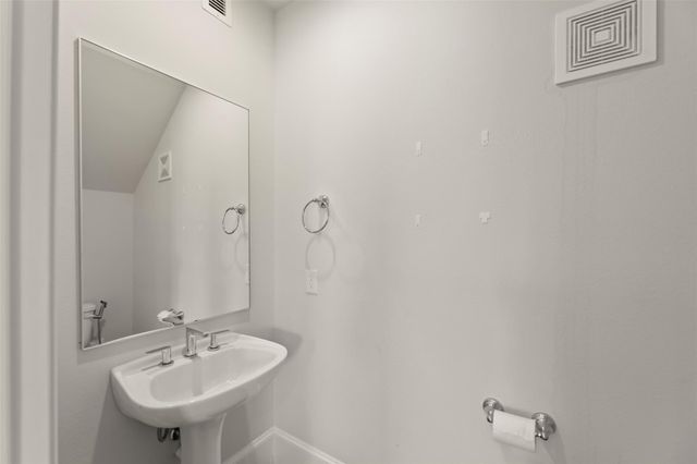 9651 Kings Cross Station, Houston, TX 77045