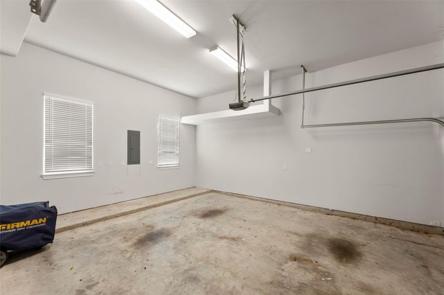 9651 Kings Cross Station, Houston, TX 77045