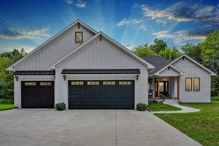 1672 212th Street, Waverly, IA 50677