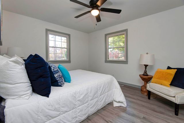 2517 East Greenwood Street, Springfield, MO 65804