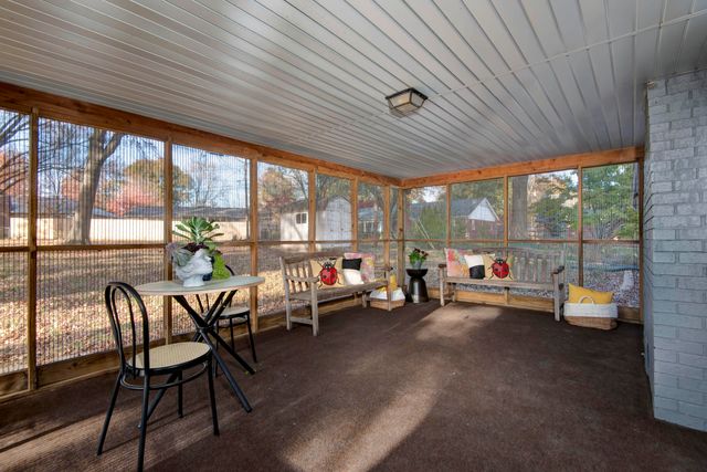 2517 East Greenwood Street, Springfield, MO 65804