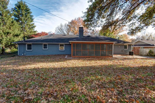 2517 East Greenwood Street, Springfield, MO 65804