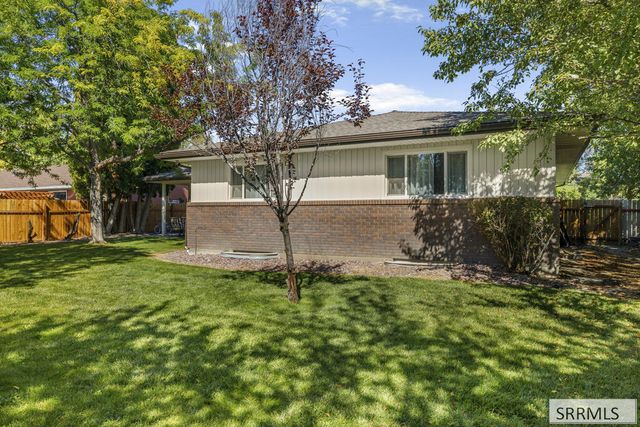 2201 E Brandon Drive, Idaho Falls, ID 83402