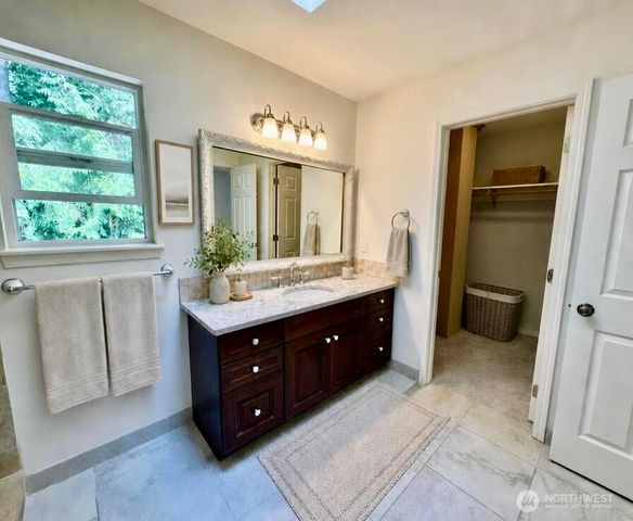 15944 NE Lemolo Shore Drive, Poulsbo, WA 98370