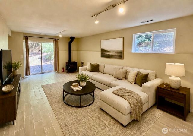 15944 NE Lemolo Shore Drive, Poulsbo, WA 98370
