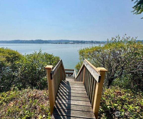 15944 NE Lemolo Shore Drive, Poulsbo, WA 98370