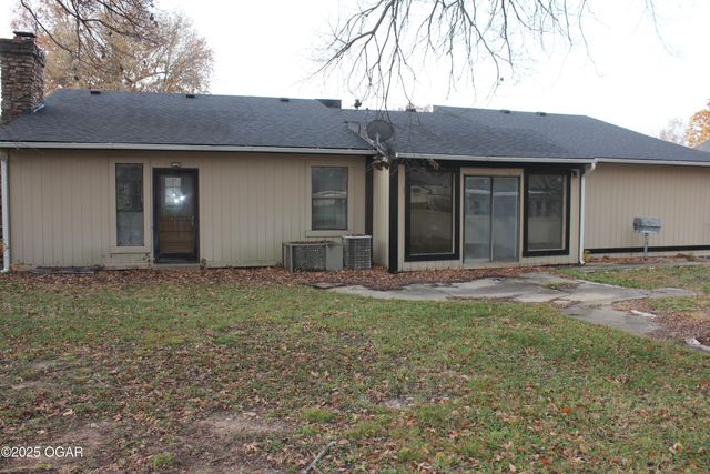 2101 Laura Circle, Joplin, MO 64801