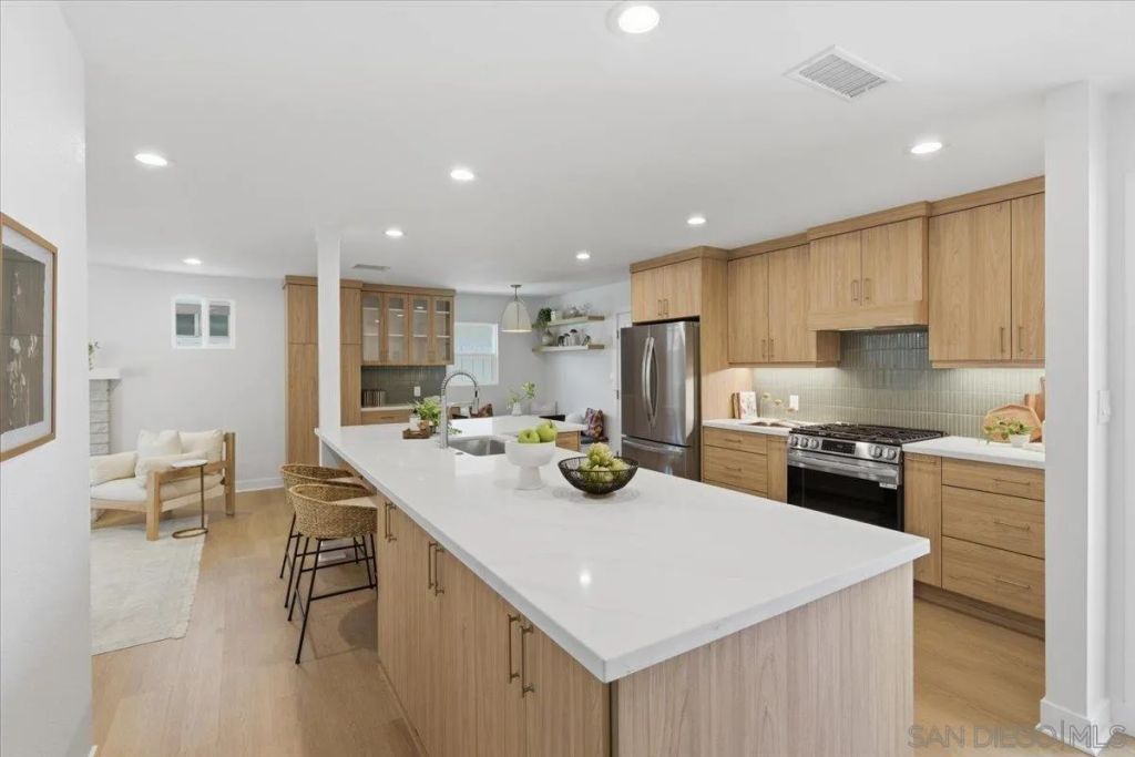 1361 California, Imperial Beach, CA 91932