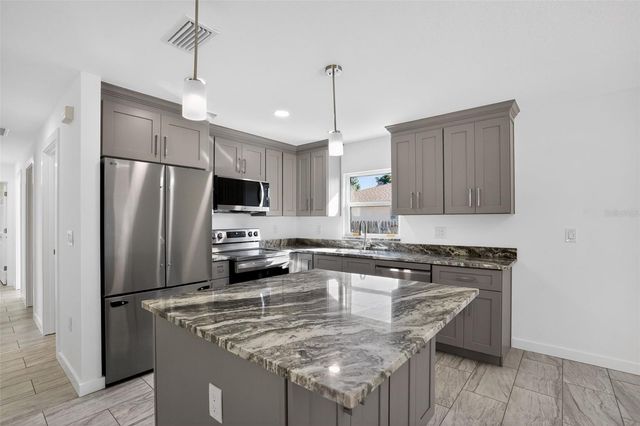 2324 5TH AVENUE DRIVE E, Palmetto, FL 34221