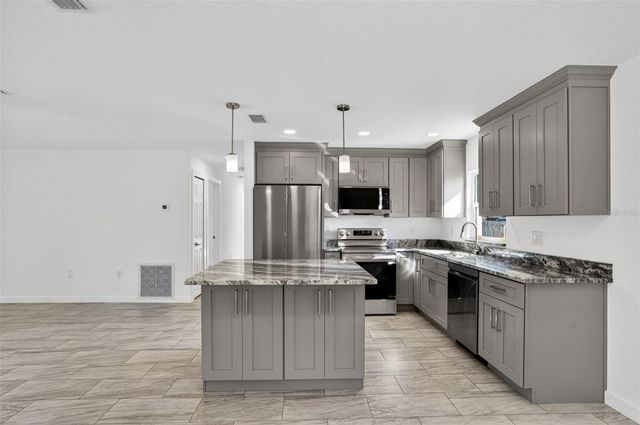 2324 5TH AVENUE DRIVE E, Palmetto, FL 34221