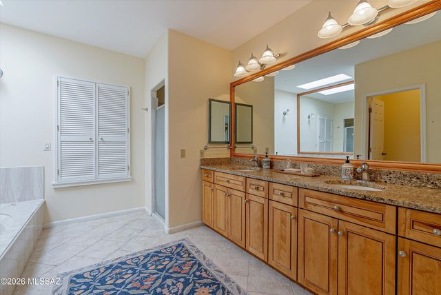 4980 N Calle Bujia, Tucson, AZ 85718
