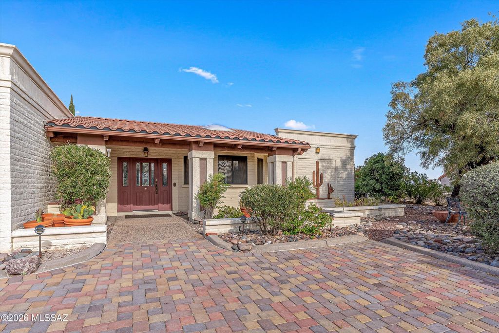 4980 N Calle Bujia, Tucson, AZ 85718
