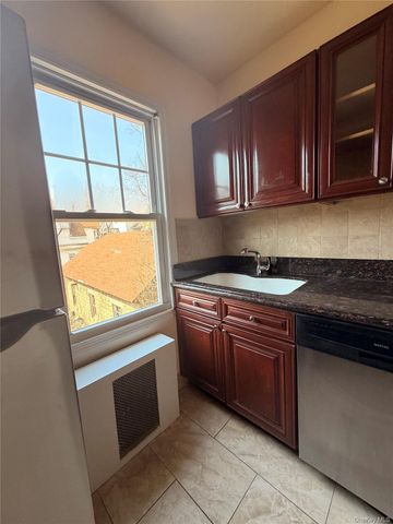 310 S 7th Avenue, Mount Vernon, NY 10550