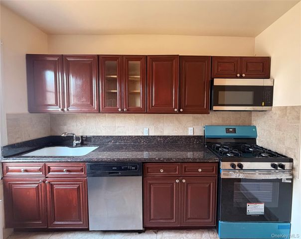 310 S 7th Avenue, Mount Vernon, NY 10550