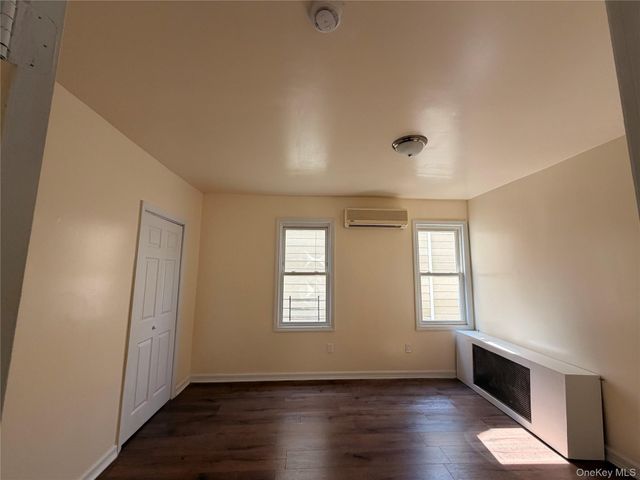 310 S 7th Avenue, Mount Vernon, NY 10550