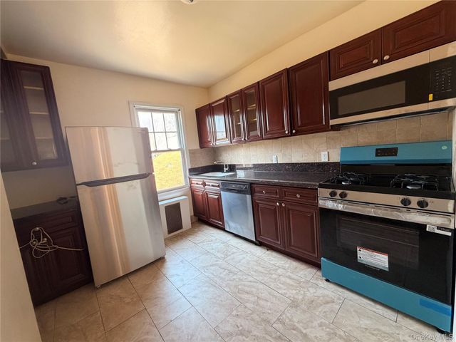 310 S 7th Avenue, Mount Vernon, NY 10550