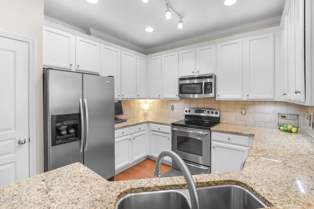 109 Haybarn Court, Apex, NC 27502
