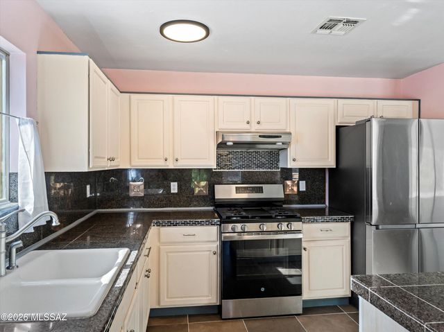 12828 N Ponderay Drive, Marana, AZ 85653