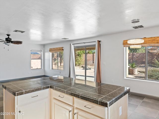 12828 N Ponderay Drive, Marana, AZ 85653