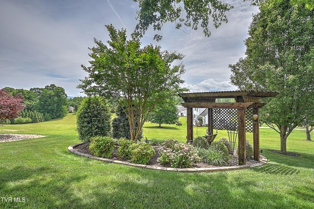 410 Grovemont Place, Piney Flats, TN 37686