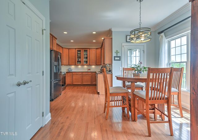410 Grovemont Place, Piney Flats, TN 37686