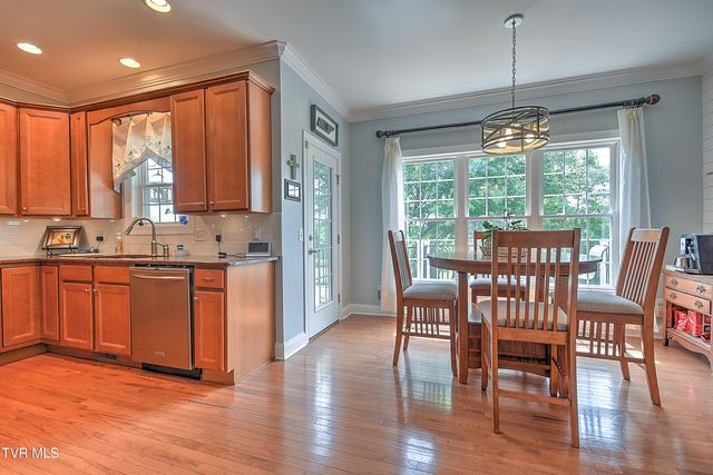410 Grovemont Place, Piney Flats, TN 37686