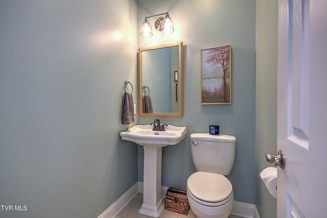 410 Grovemont Place, Piney Flats, TN 37686