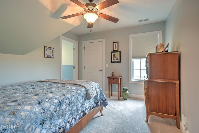 410 Grovemont Place, Piney Flats, TN 37686