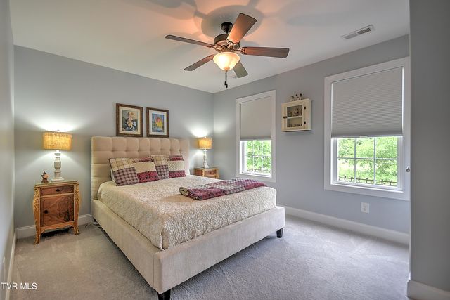410 Grovemont Place, Piney Flats, TN 37686