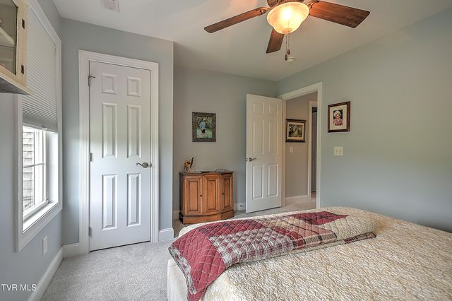 410 Grovemont Place, Piney Flats, TN 37686
