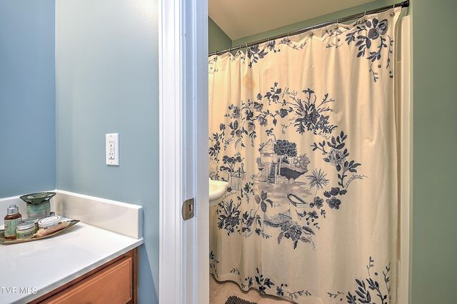 410 Grovemont Place, Piney Flats, TN 37686