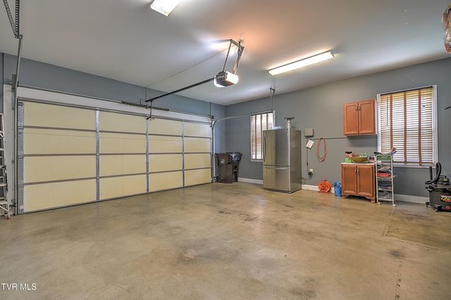 410 Grovemont Place, Piney Flats, TN 37686