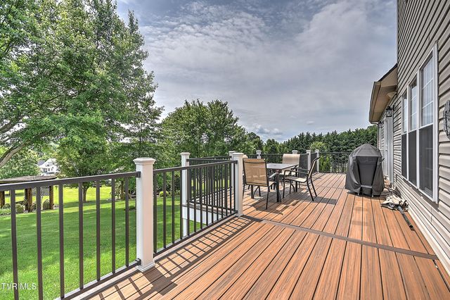 410 Grovemont Place, Piney Flats, TN 37686