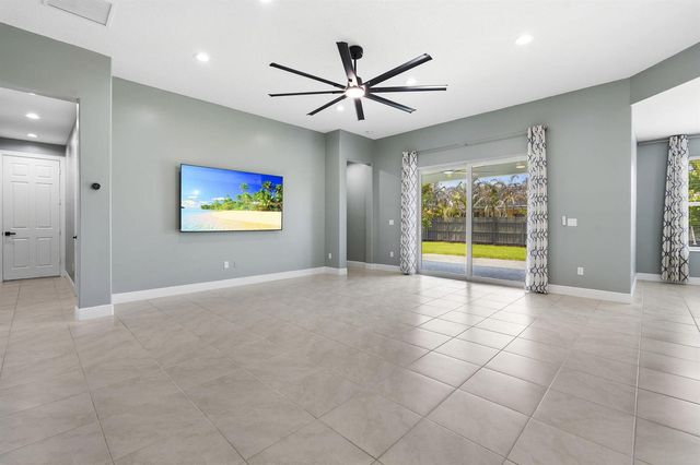 4497 SW Farmington Street, Port St. Lucie, FL 34953