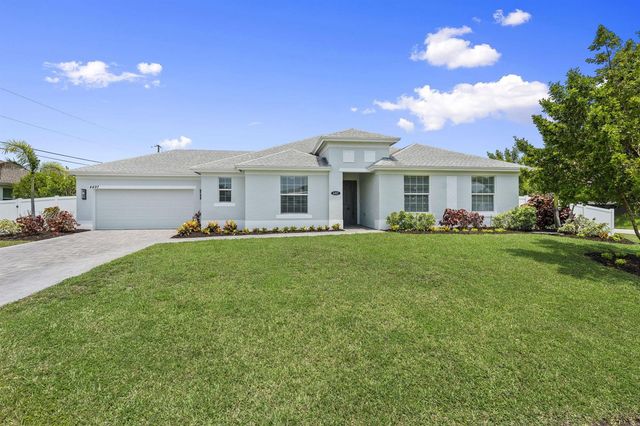 4497 SW Farmington Street, Port St. Lucie, FL 34953