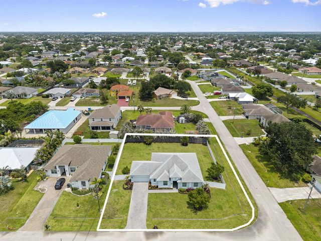 4497 SW Farmington Street, Port St. Lucie, FL 34953