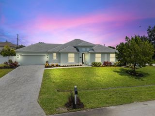 4497 SW Farmington Street, Port St. Lucie, FL 34953