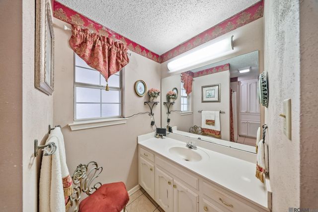 16263 N Galvez Ave, Prairieville, LA 70769