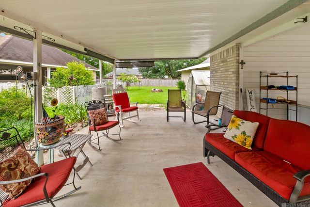 16263 N Galvez Ave, Prairieville, LA 70769