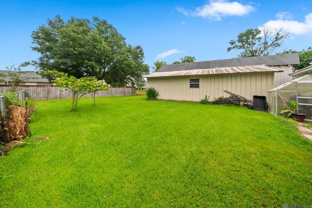 16263 N Galvez Ave, Prairieville, LA 70769