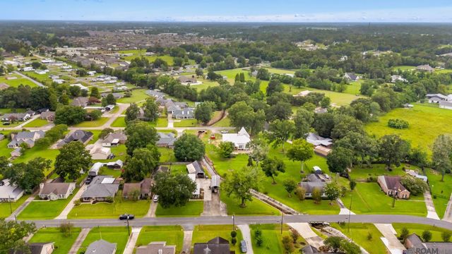 16263 N Galvez Ave, Prairieville, LA 70769