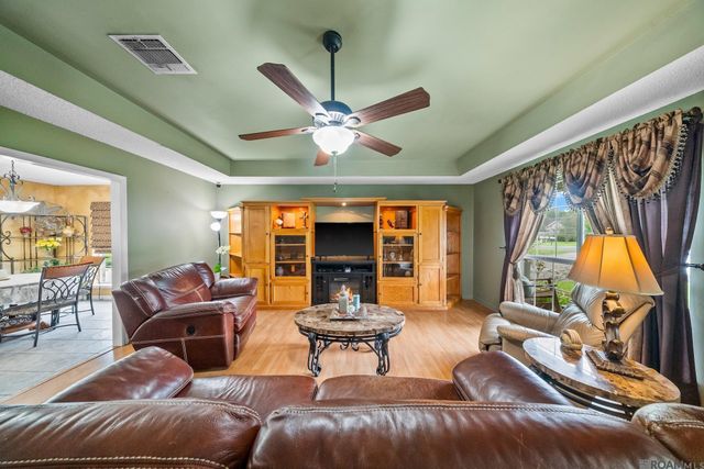 16263 N Galvez Ave, Prairieville, LA 70769