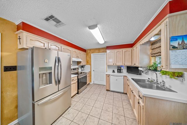 16263 N Galvez Ave, Prairieville, LA 70769