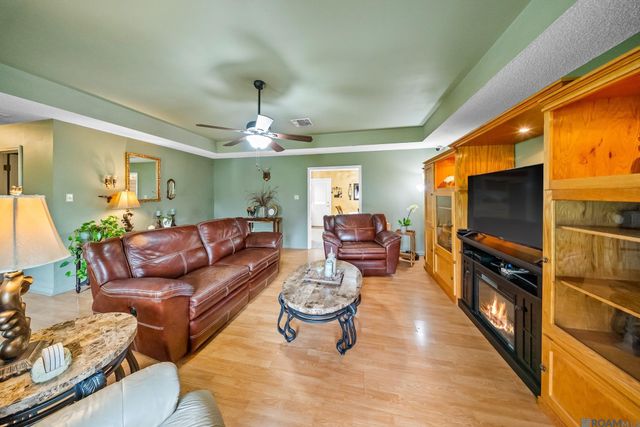 16263 N Galvez Ave, Prairieville, LA 70769