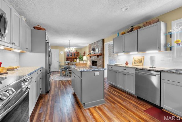 106 Holmes Drive, Sikeston, MO 63801