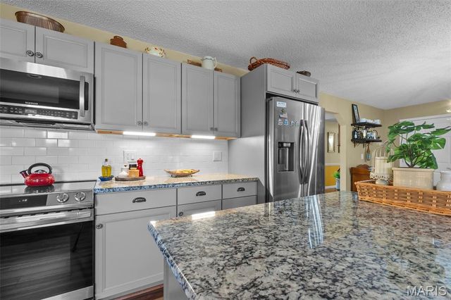 106 Holmes Drive, Sikeston, MO 63801