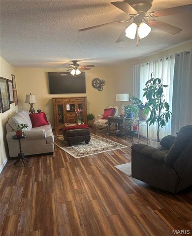 106 Holmes Drive, Sikeston, MO 63801