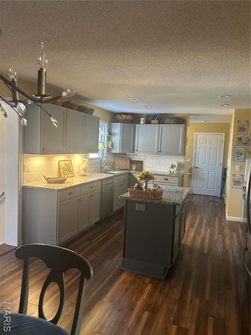 106 Holmes Drive, Sikeston, MO 63801