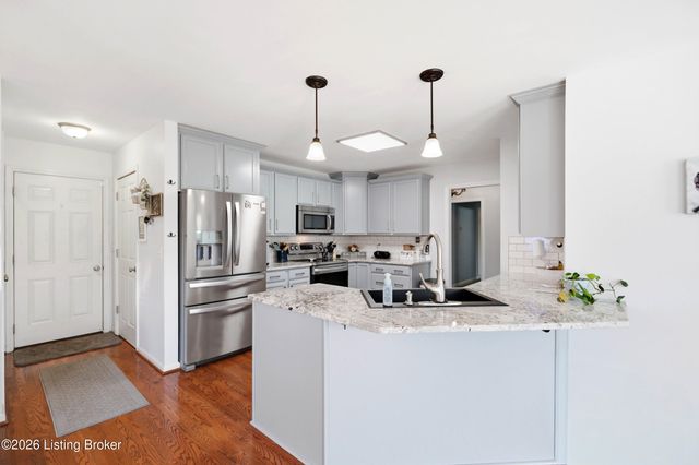 6505 Keeling Park Dr, Louisville, KY 40291